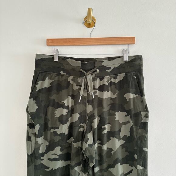Lululemon Ready to Rulu High-Rise Jogger in Heritage 365 Camo Olive 12 - Picture 4 of 9